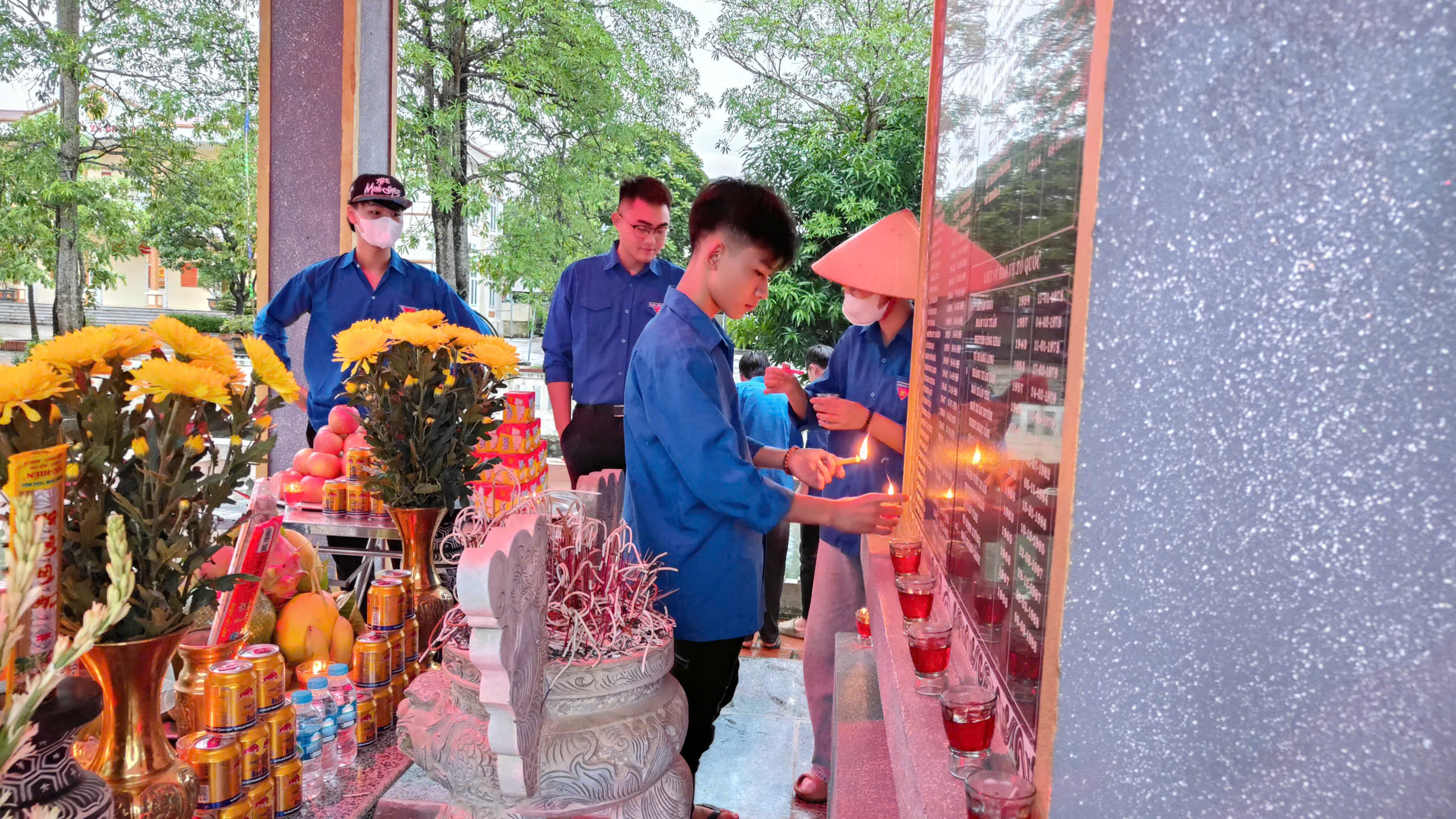 Anh-tin-bai